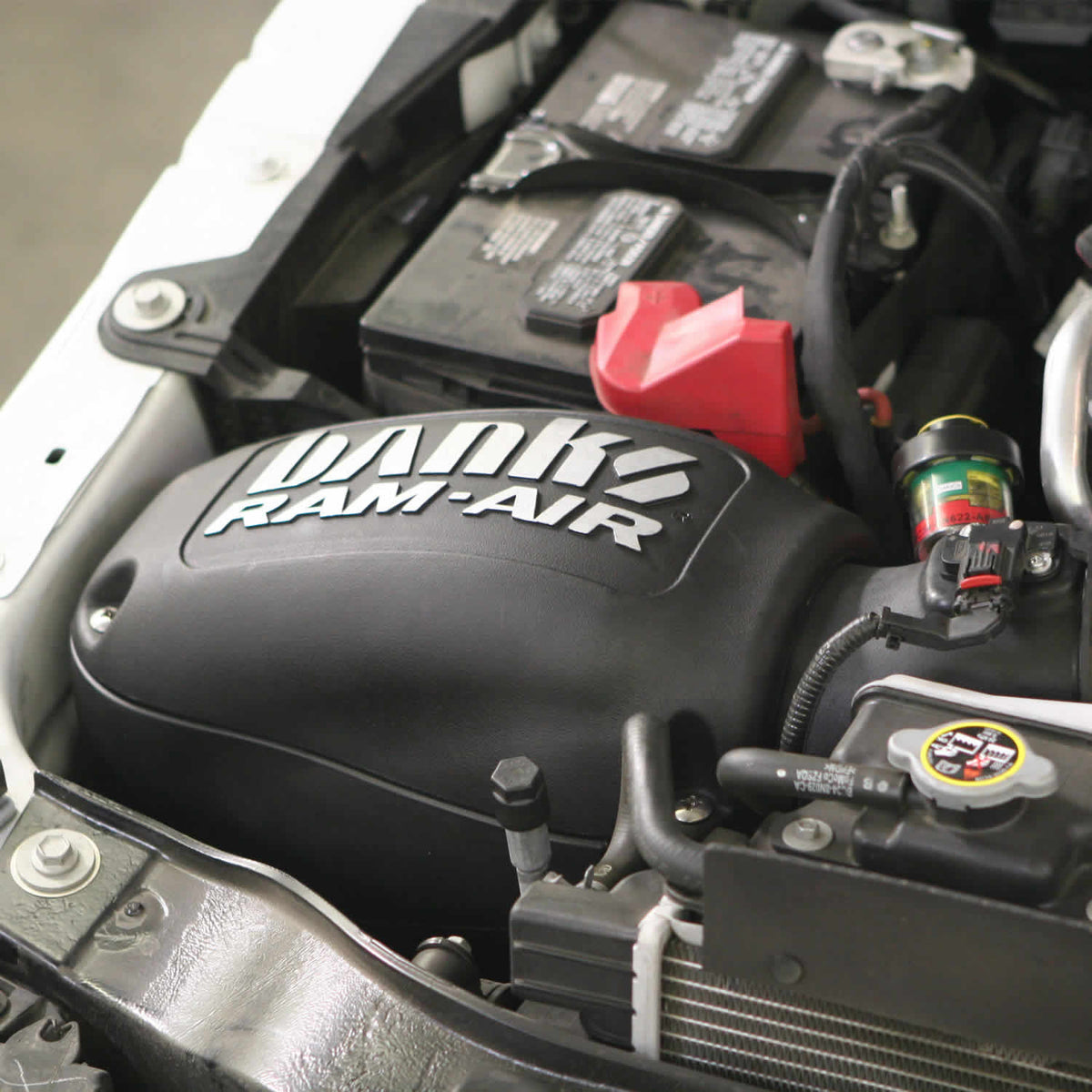 BANKS POWER | Ram-Air Cold-Air Intake System Dry Filter 11-16 Ford 6.7L F-250 F-350 F-450 | 42215-D
