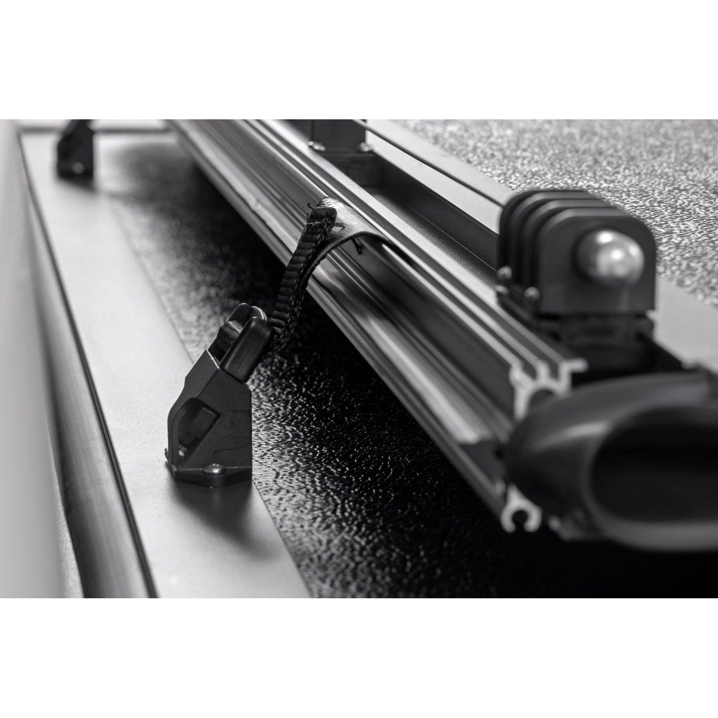 ROUGH COUNTRY | Hard Low Profile Bed Cover 6' Bed Toyota Tacoma 2WD/4WD (2024-2026) | 47410600B