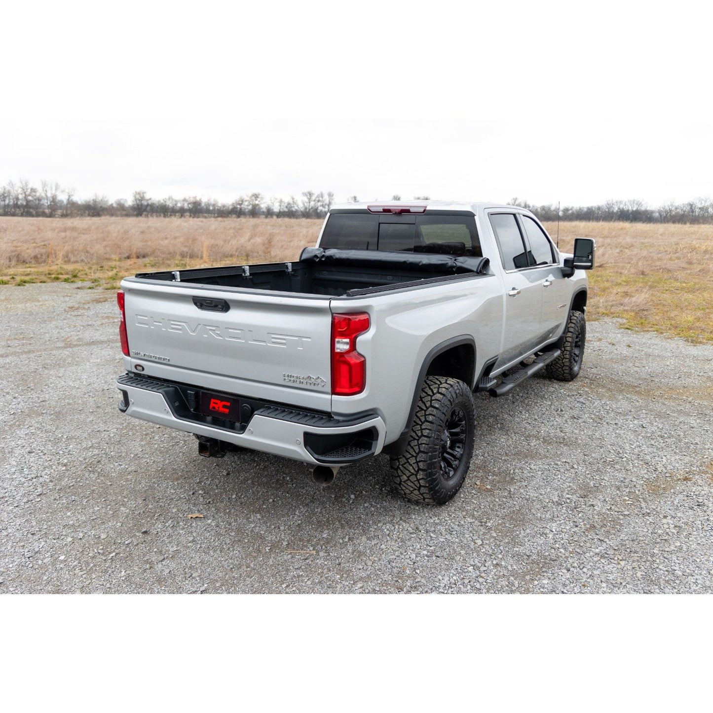 ROUGH COUNTRY Soft Roll Up Bed Cover | 6'9" Bed | Chevy/GMC 2500HD/3500HD (20-25) | 42120690