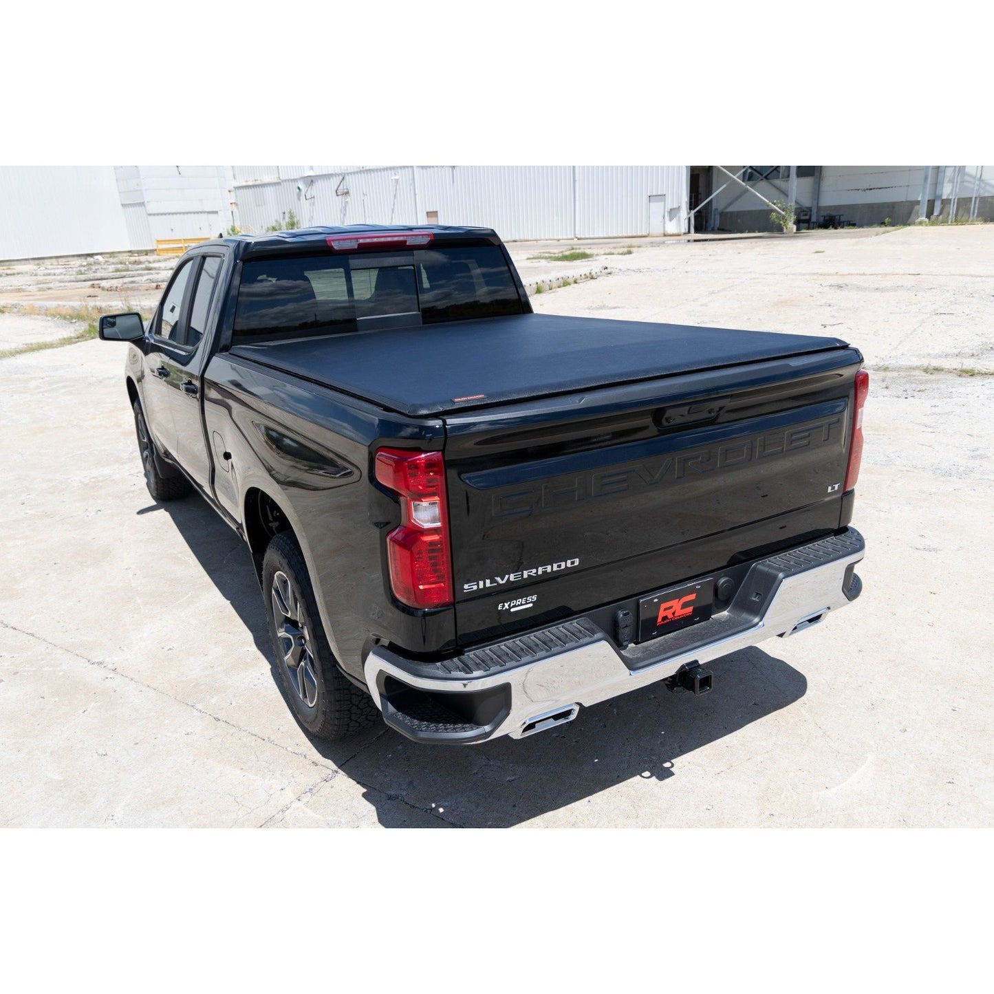 ROUGH COUNTRY Soft Roll Up Bed Cover | 6'7" Bed | Chevy/GMC Sierra 1500 (19-26)/Silverado 1500 (19-26) | 42308650
