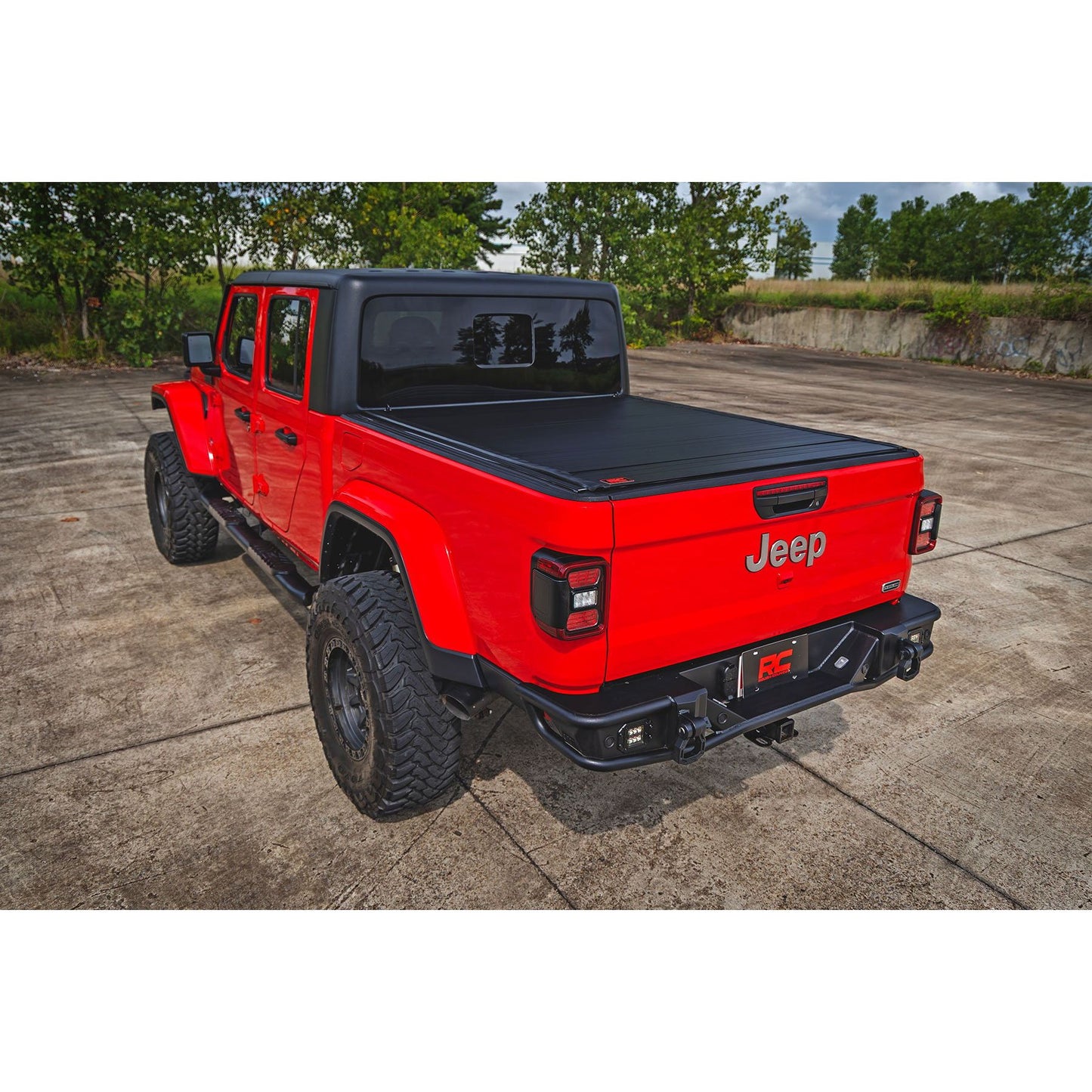 ROUGH COUNTRY Hard Roll Up Bed Cover | 5' Bed | Jeep Gladiator JT 4WD (2020-2025) | 50620500