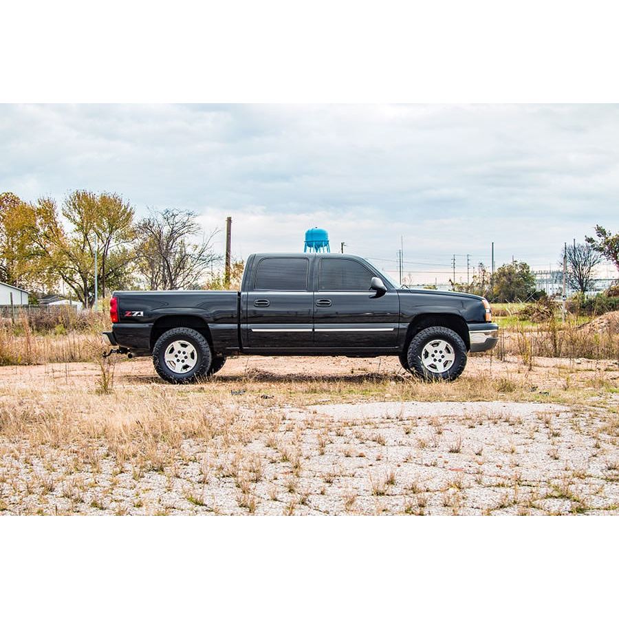 ROUGH COUNTRY 1.5-2 Inch Lift Kit | N3 Shocks | Chevy/GMC 1500 (99-06 & Classic) | 28330