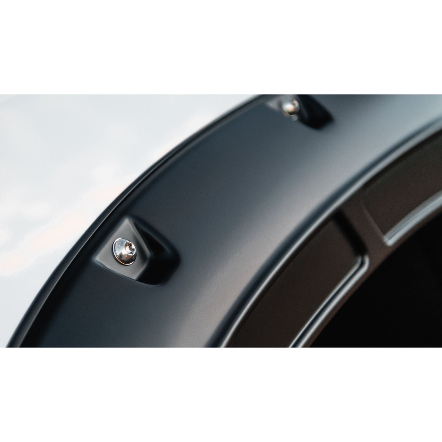 ROUGH COUNTRY | Defender Fender Flares G42 White Sands Chevy Silverado 1500 (19-26) | A-C12211-G42
