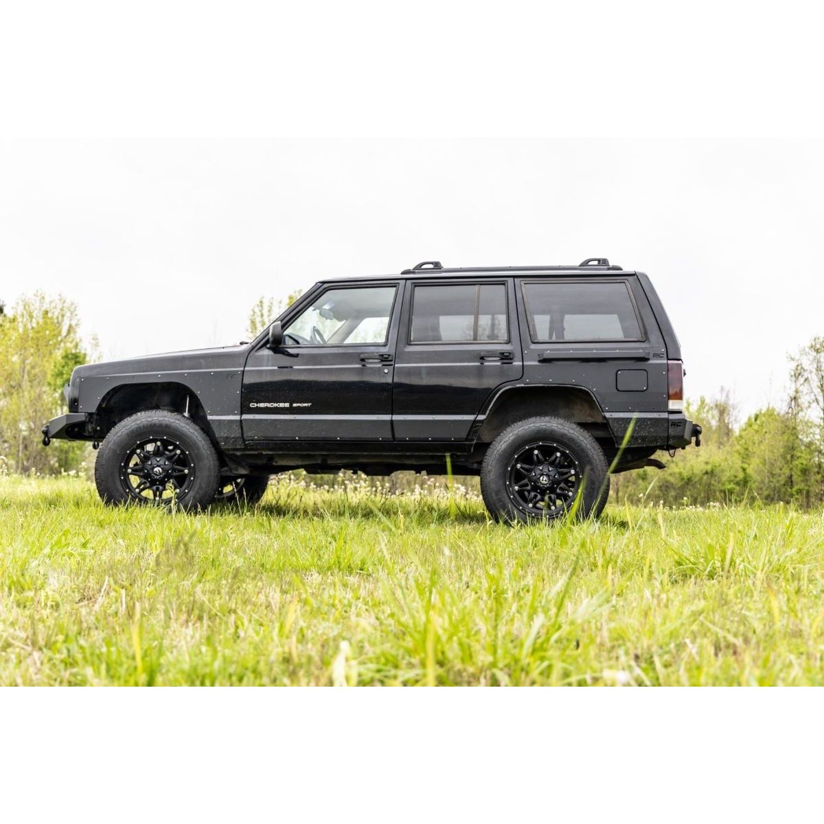 ROUGH COUNTRY 3 Inch Lift Kit | Rear AAL | Jeep Cherokee XJ 2WD/4WD (1984-2001) | 670N2