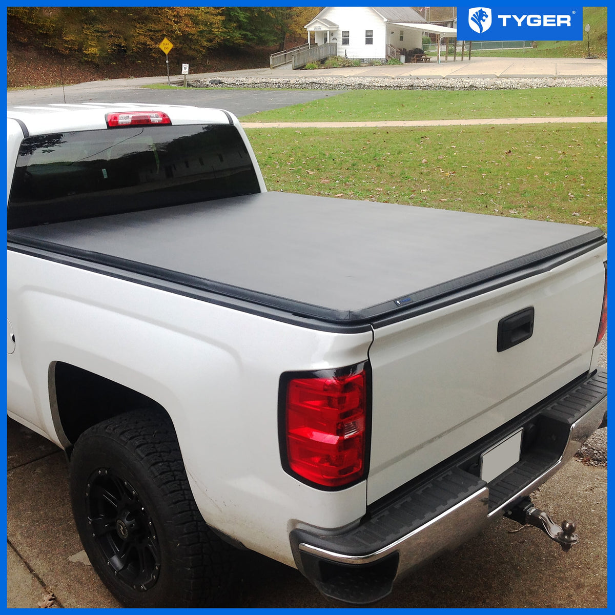 TYGER TG-BC3C1007 soft tri-fold tonneau cover