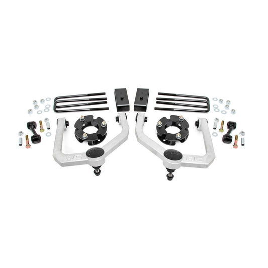 ROUGH COUNTRY 3 Inch Lift Kit | Nissan Titan 2WD/4WD (2004-2024) | 83400