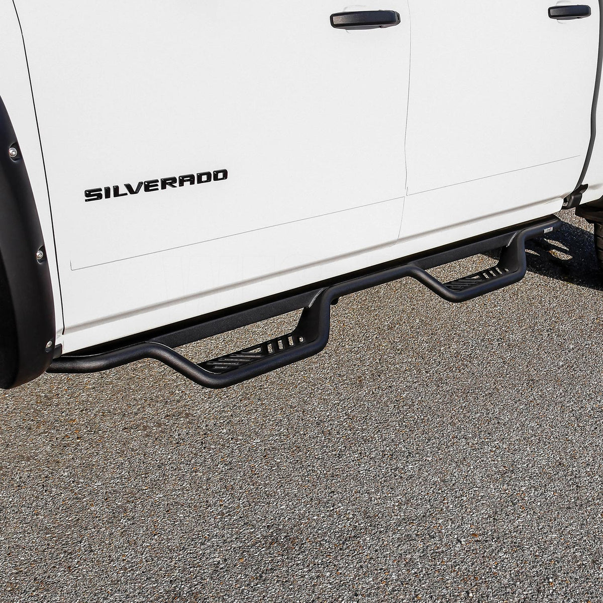 Westin Outlaw Drop Nerf Steps 2014-2018 Chevy/GMC Silverado/Sierra 1500 Crew Cab (Rocker Mount)