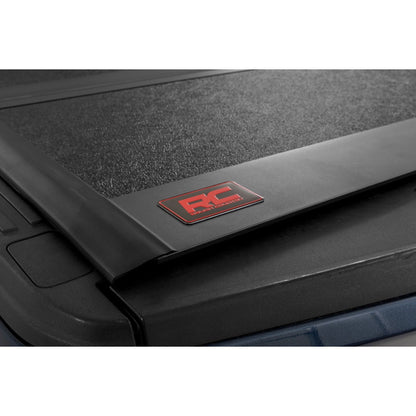 ROUGH COUNTRY | Hard Low Profile Bed Cover  6'7" Bed  Ford F-150 2WD/4WD (2015-2020) | 47229650_A