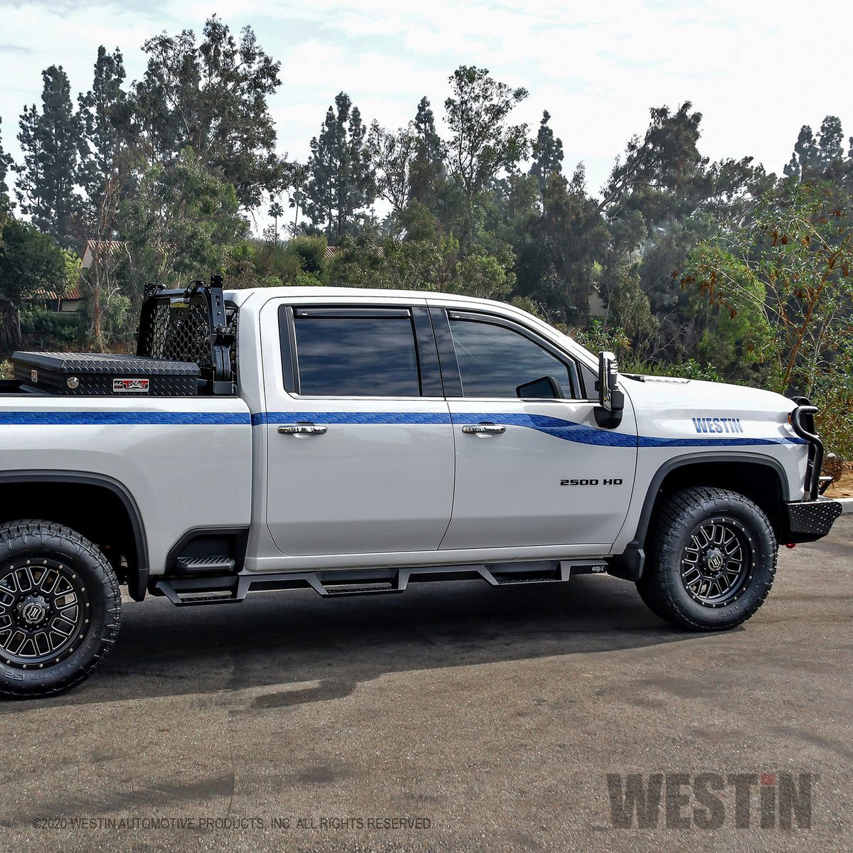 Westin HDX Drop Wheel-to-Wheel Nerf Steps Chevy/GMC Silverado/Sierra 2500/3500 Crew Cab 6.5' Bed