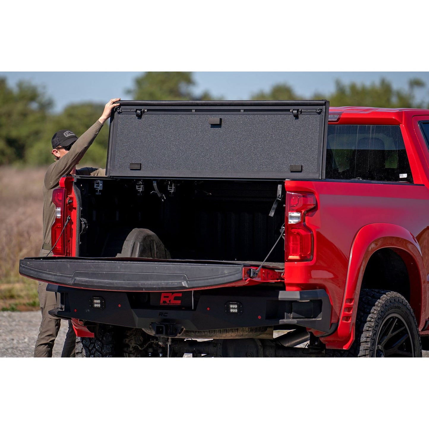 ROUGH COUNTRY Hard Tri-Fold Flip Up Bed Cover | 6'7" Bed | Chevy/GMC Sierra 1500 (19-26)/Silverado 1500 (19-26)  | 49120650