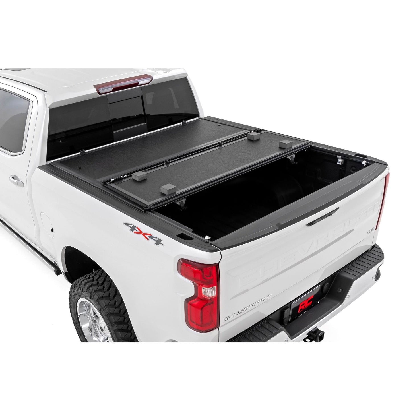 ROUGH COUNTRY Hard Low Profile Bed Cover | 5'10" Bed | Chevy/GMC Sierra 1500 (19-26)/Silverado 1500 (19-26)  | 47120580B