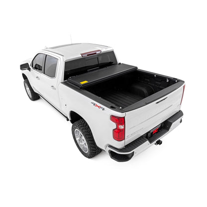 ROUGH COUNTRY Hard Low Profile Bed Cover | 5'10" Bed | Chevy/GMC Sierra 1500 (19-26)/Silverado 1500 (19-26)  | 47120580B