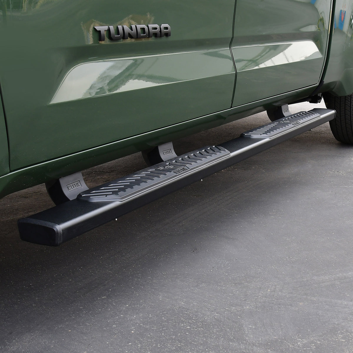Westin R5 Nerf Steps 2022-2024 Toyota Tundra CrewMax