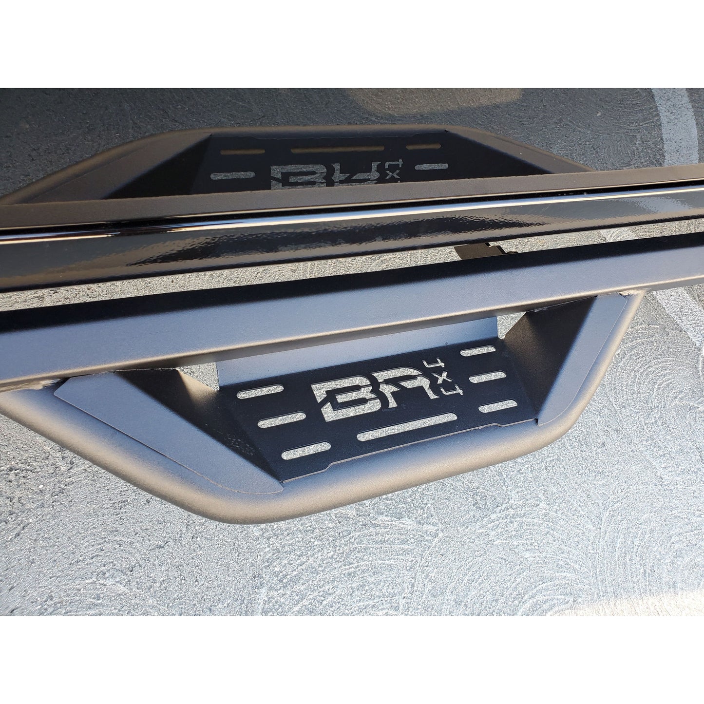 Body Armor 4x4 2019-2024 CHEVROLET SILVERADO 1500 CREW CAB/2020-2024 SILVERADO 2500/3500 CREW CAB AMBUSH SIDE STEPS GM-4200