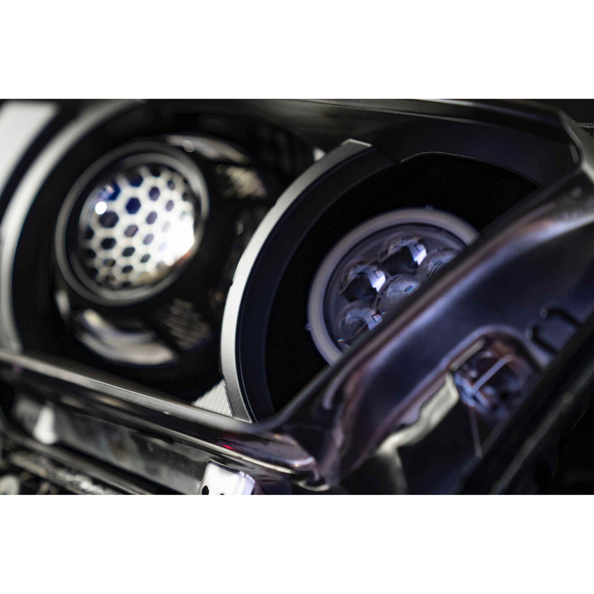 https://cdn.shopify.com/s/files/1/0785/2536/6555/files/27339.Panamera_Switchback_LED_2_Black_Series.040.jpg?v=1788719662
