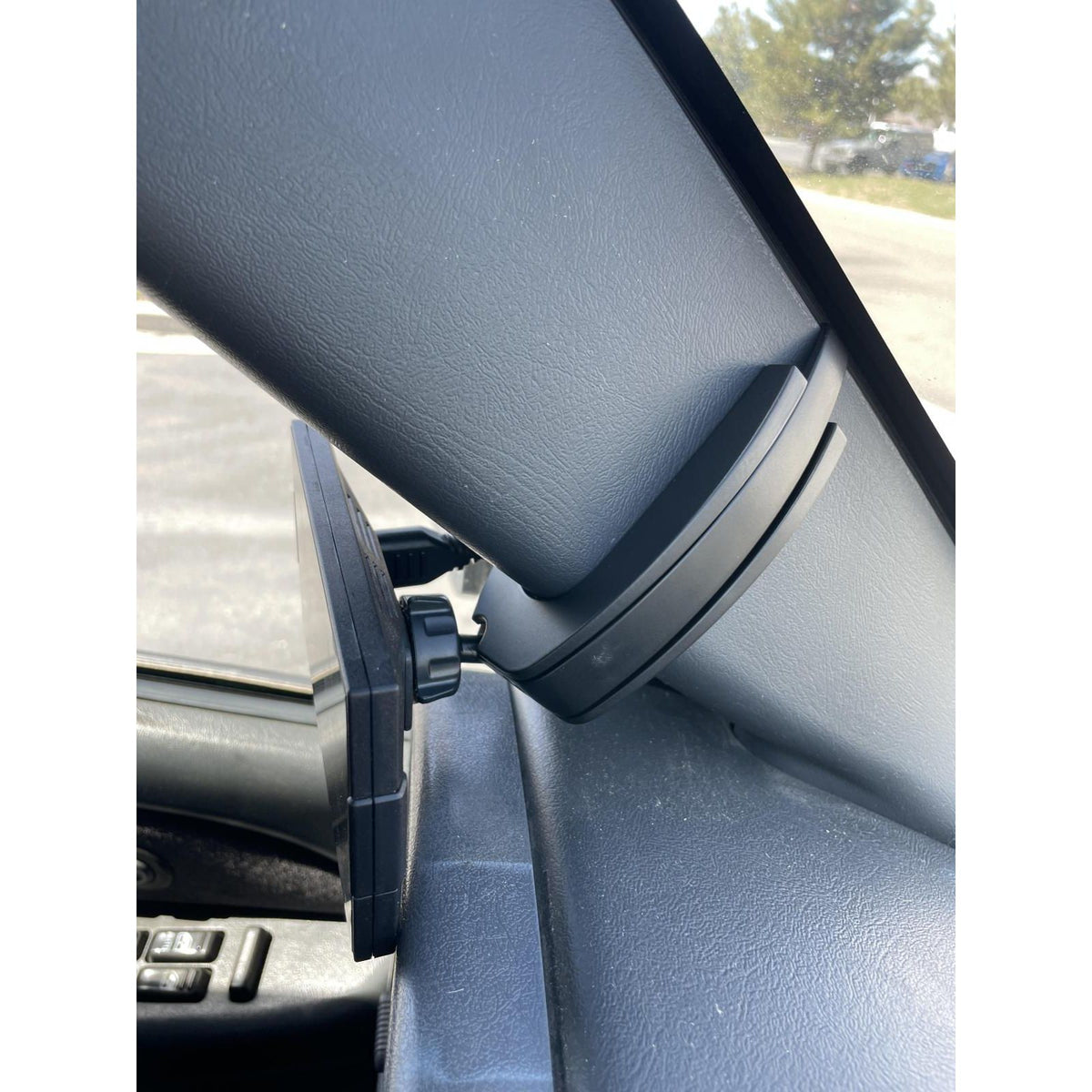 EDGE PRODUCTS CTS3 Pillar Display Mount For 2001-2007 GM Classic 2500/3500 product view 5