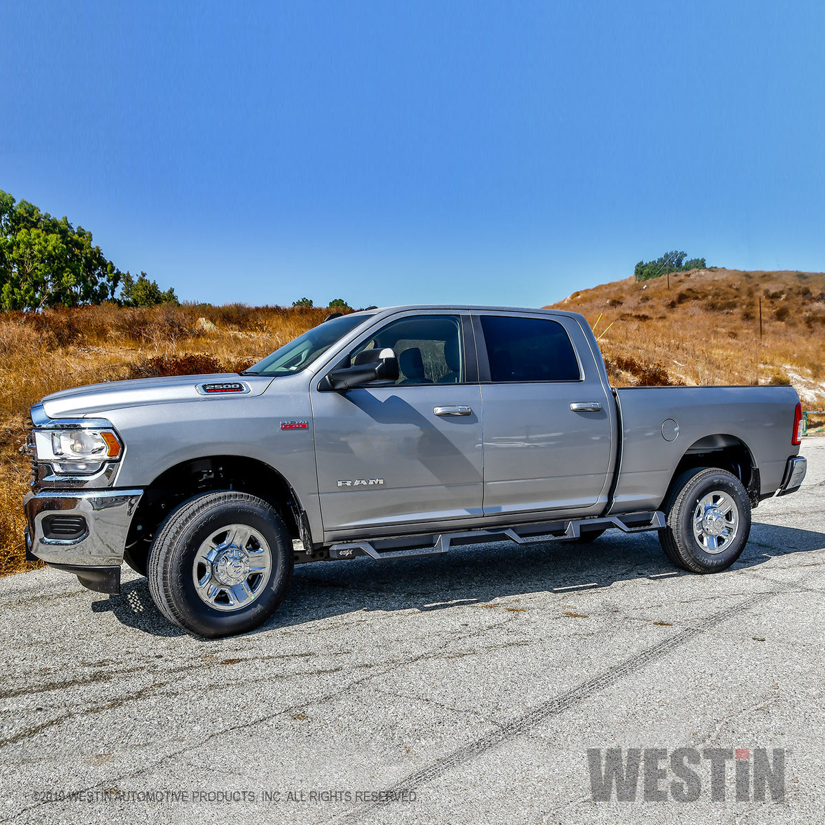 Westin HDX Drop Wheel-to-Wheel Nerf Steps 2019-2024 Ram 2500/3500 Crew Cab (6.5' Bed) Textured