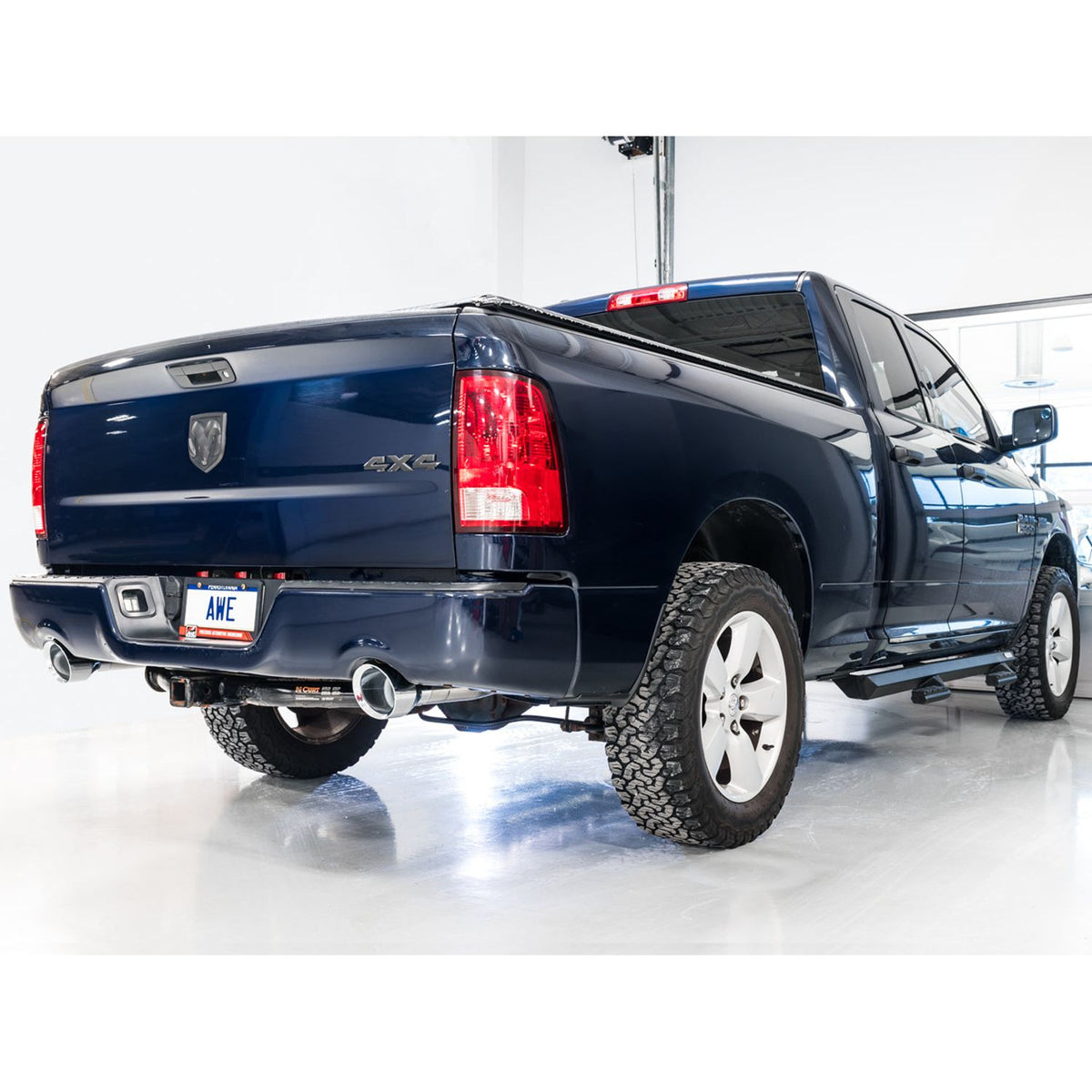 AWE 0FG Exhaust for 4th Gen RAM 1500 5.7L (with bumper cutouts) 5 Inch Tips