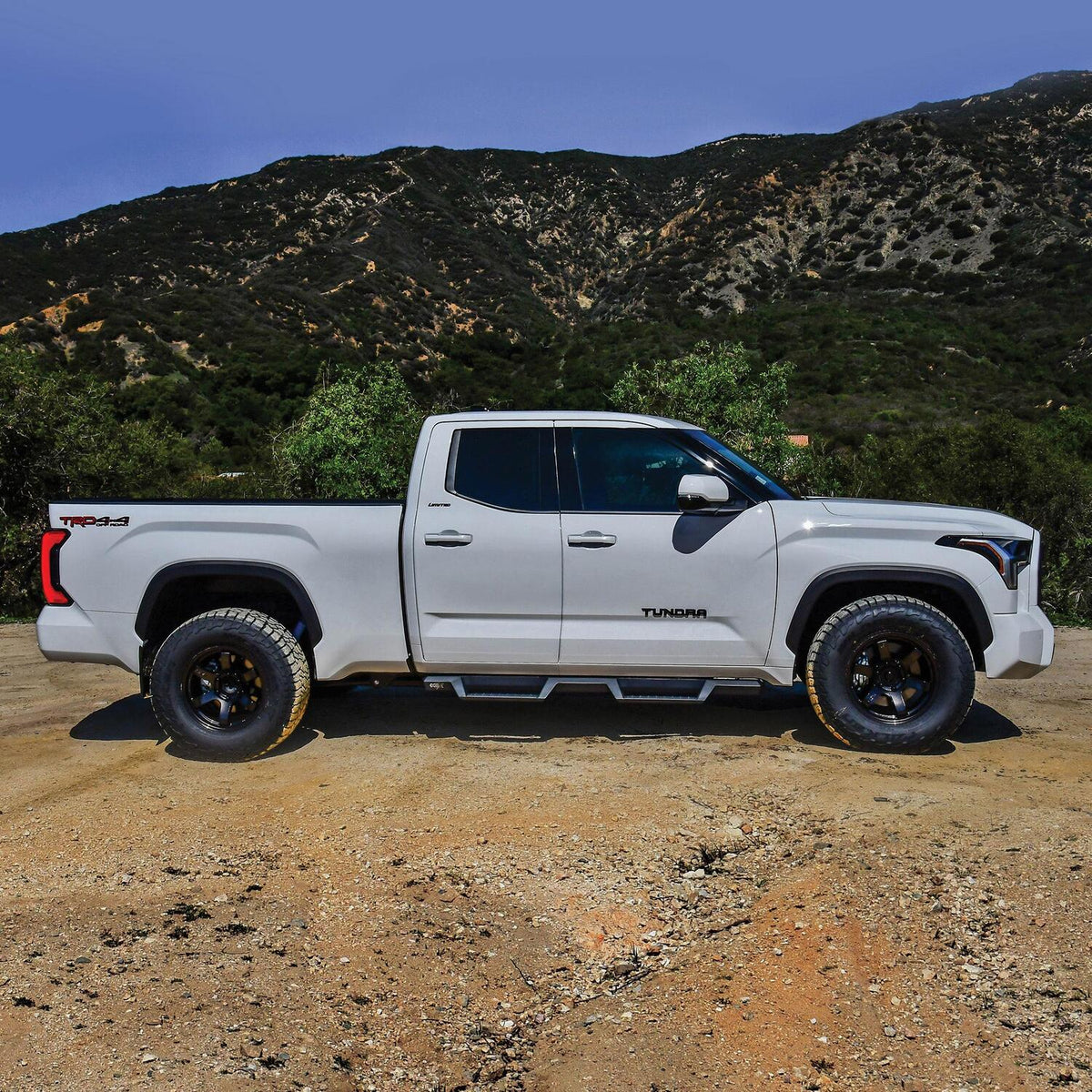 Westin HDX Drop Nerf Steps 2022-2024 Toyota Tundra Double Cab