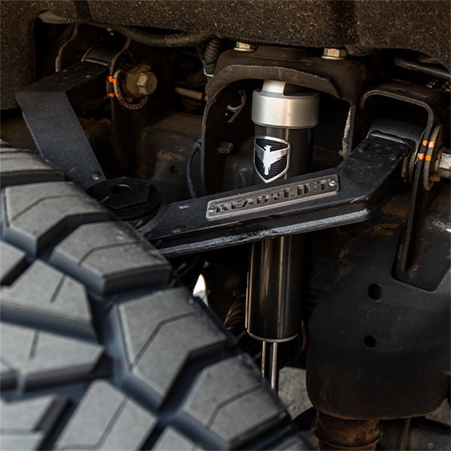 ReadyLIFT 5-6'' MAX2.1 Suspension System 2500HD/3500HD w/ 2.1 Falcon Shocks  (2500HD/3500HD) 42-31540