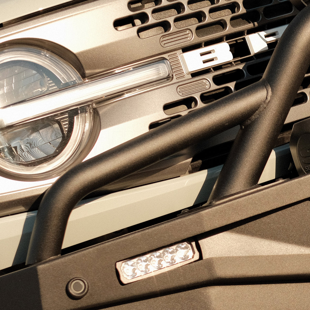 Westin XTS Round Bull Bar 2021-2024 Ford Bronco