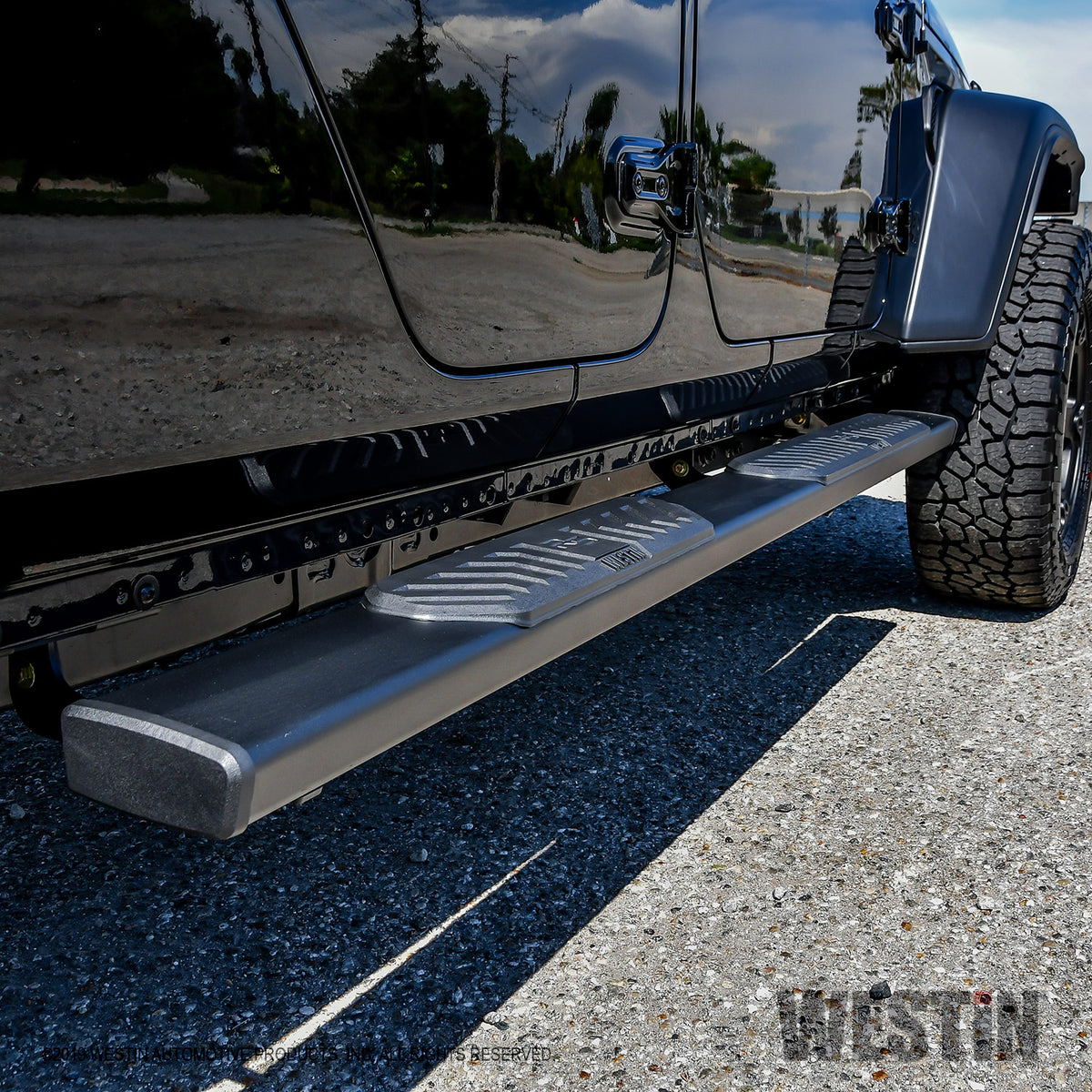 Westin R5 Nerf Steps 2020-2024 Jeep Gladiator