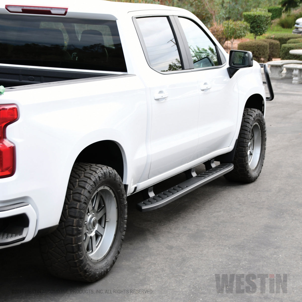 Westin Thrasher Running Boards 2019-2024 Chevy/GMC Silverado/Sierra 1500 Crew Cab