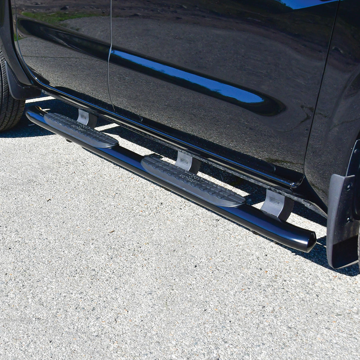 Westin PRO TRAXX 4 Nerf Steps 2022-2024 Nissan Frontier Crew Cab