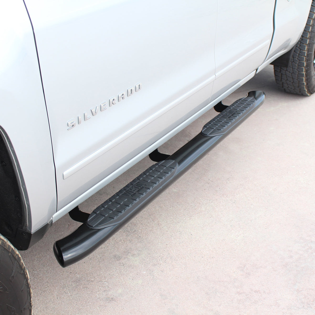 Westin PRO TRAXX 5 Nerf Steps 2014-2018 Chevy/GMC Silverado/Sierra 1500 Double Cab