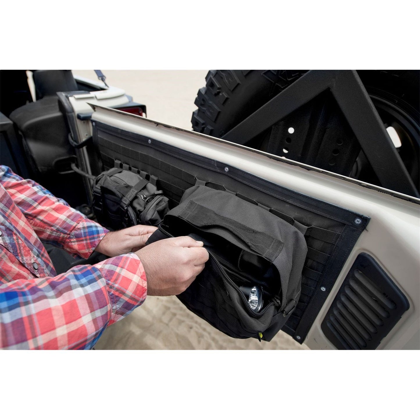 SMITTYBILT | Gear Tailgate Cover 07-18 Wrangler JK Black Smittybilt |5662301