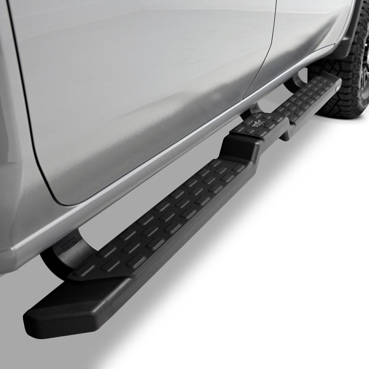 Westin HDX Running Boards 2019-2024 Chevy/GMC Silverado/Sierra 1500 Crew Cab