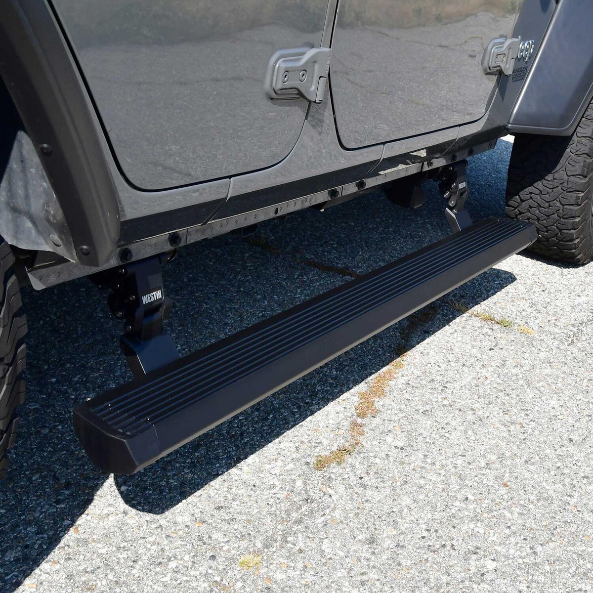 Westin Pro-e Electric Running Boards 2018-2024 Jeep Wrangler JL 4dr