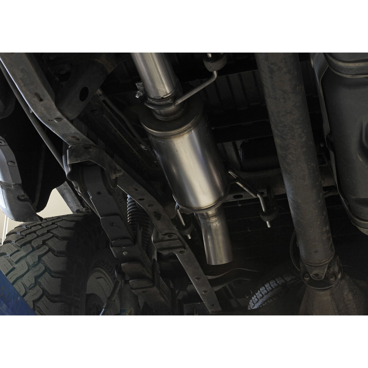FLOWMASTER Flow Fx Extreme Cat-Back Exhaust System 2005-2015 Toyota Tacoma 4.0L Flow Fx Extreme Stainless Steel 3.0 Inch Cat