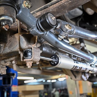 1999 - 2004 Ford Super Duty F-250 / F350 Dual Steering Stabilizer Bracket — 1999 - 2004 Ford Super Duty F-250 / F350 Dual Ste