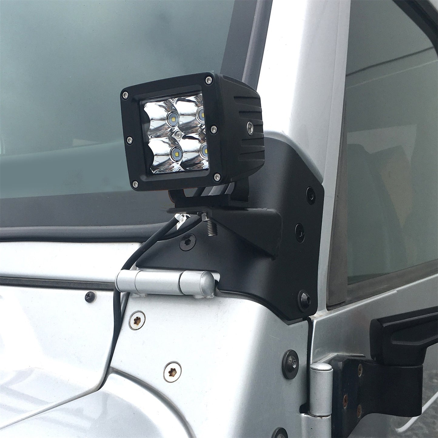 SMITTYBILT | Windshield Hinge Light Bracket 97-06 Wrangler TJ/LJ Black Smittybilt |7608
