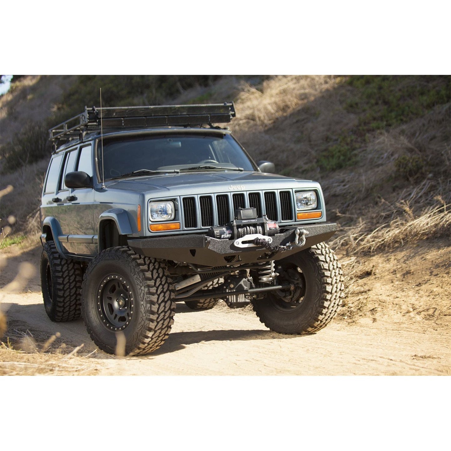 SMITTYBILT | XRC Front Bumper 84-01 Cherokee XJ 2/4 Door Smittybilt |76810