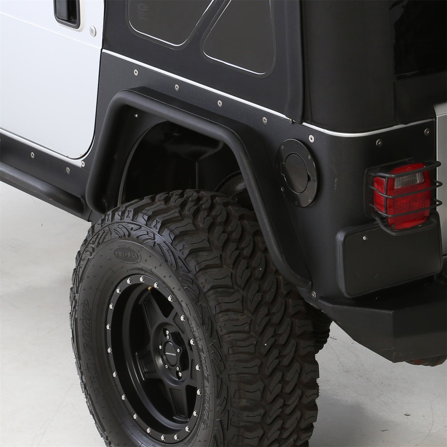 SMITTYBILT | XRC Rear 3 Inch Fender Flares 97-06 Wrangler TJ/LJ Black Textured Smittybilt |76875