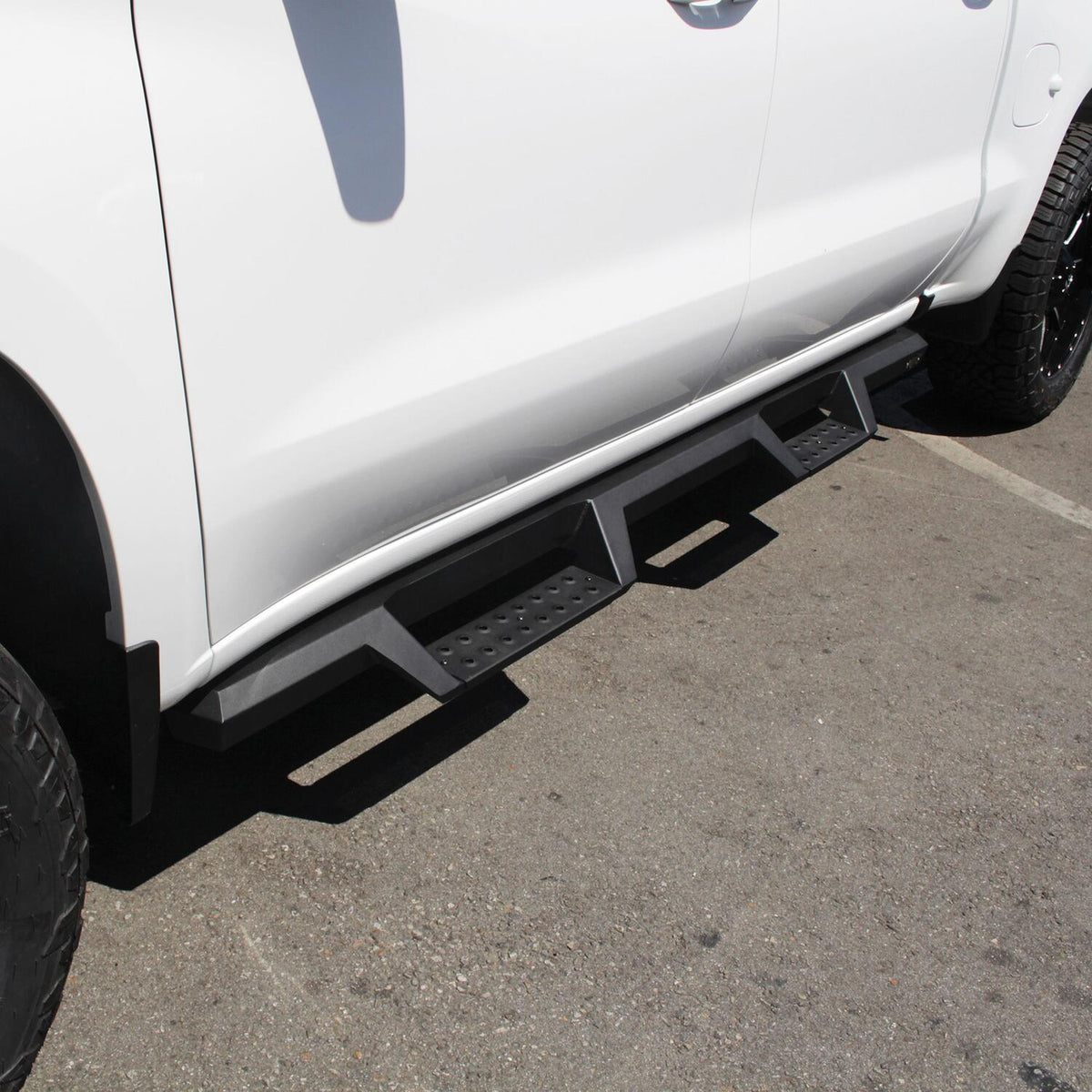 WESTIN AUTOMOTIVE | HDX Drop Nerf Step Bars  Chevrolet/GMC  Silverado/Sierra 1500 Crew Cab 2019-2024 | 56-14135