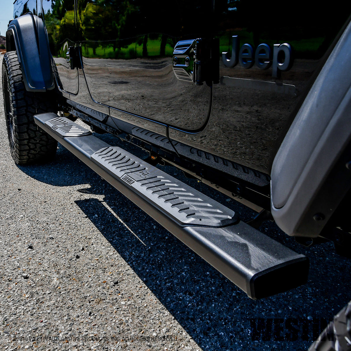 Westin R5 Nerf Steps 2020-2024 Jeep Gladiator