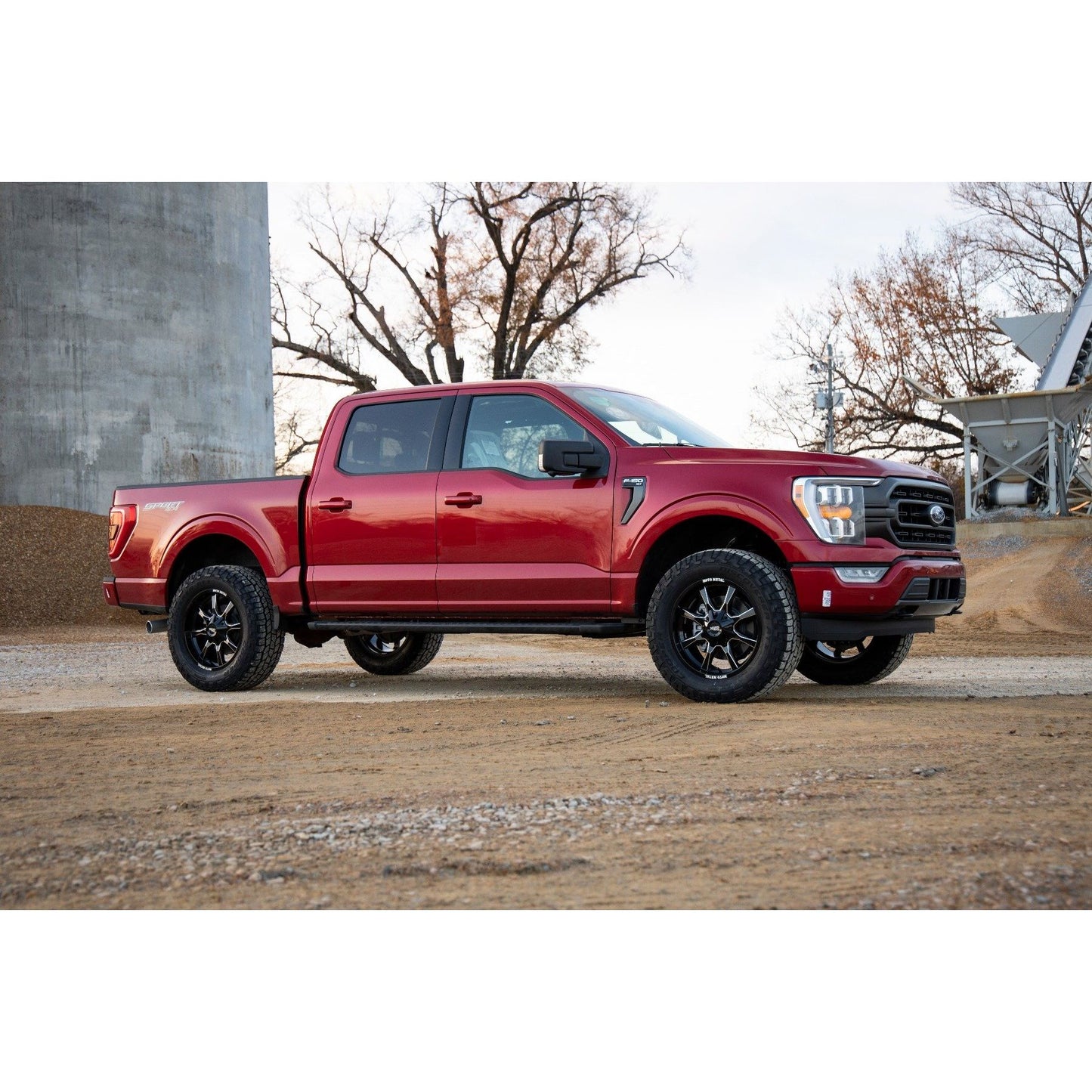 ROUGH COUNTRY | 2 Inch Lift Kit  M1 Struts/M1  Ford F-150 4WD (2021-2026) | 57140