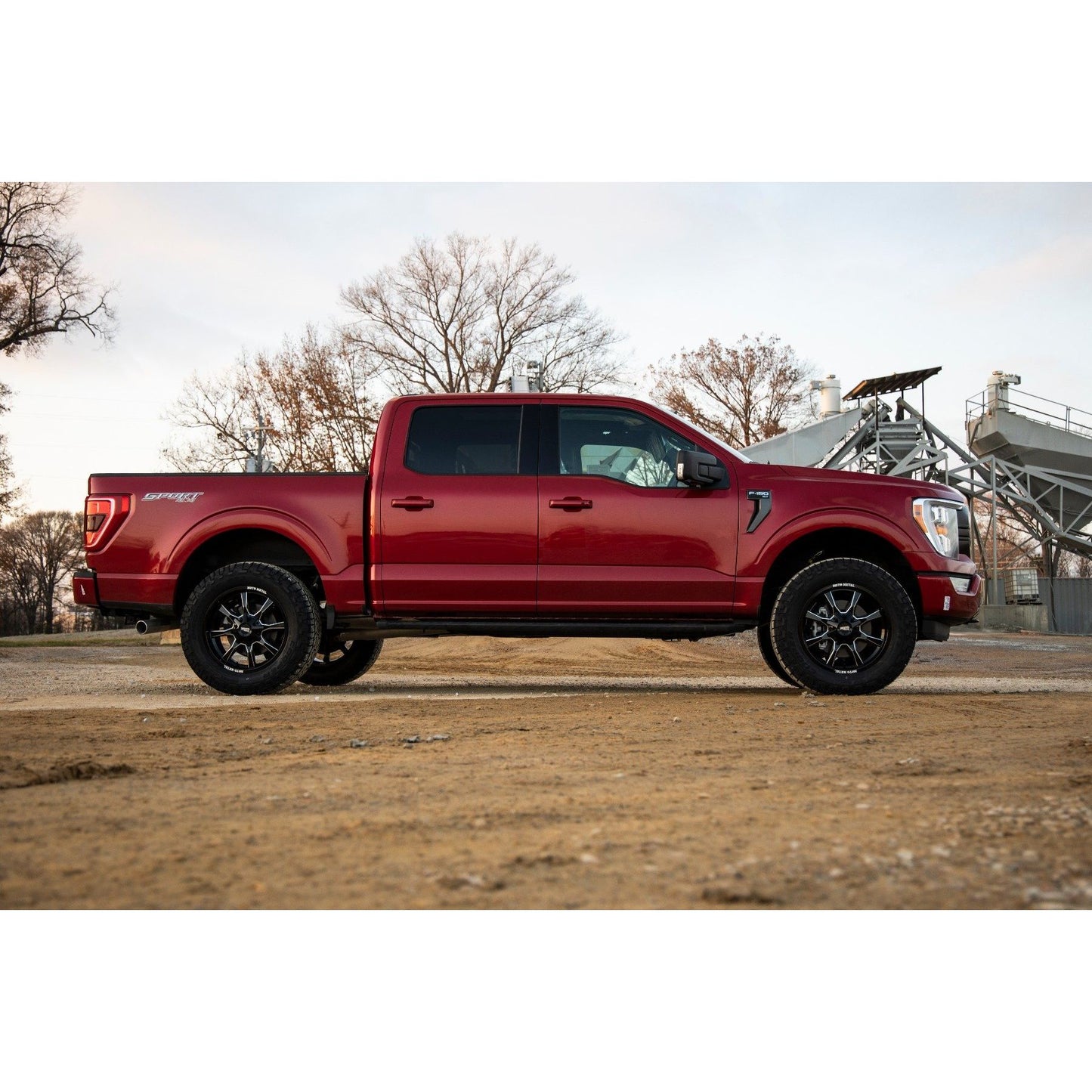 ROUGH COUNTRY | 2 Inch Lift Kit  M1 Struts/M1  Ford F-150 4WD (2021-2026) | 57140