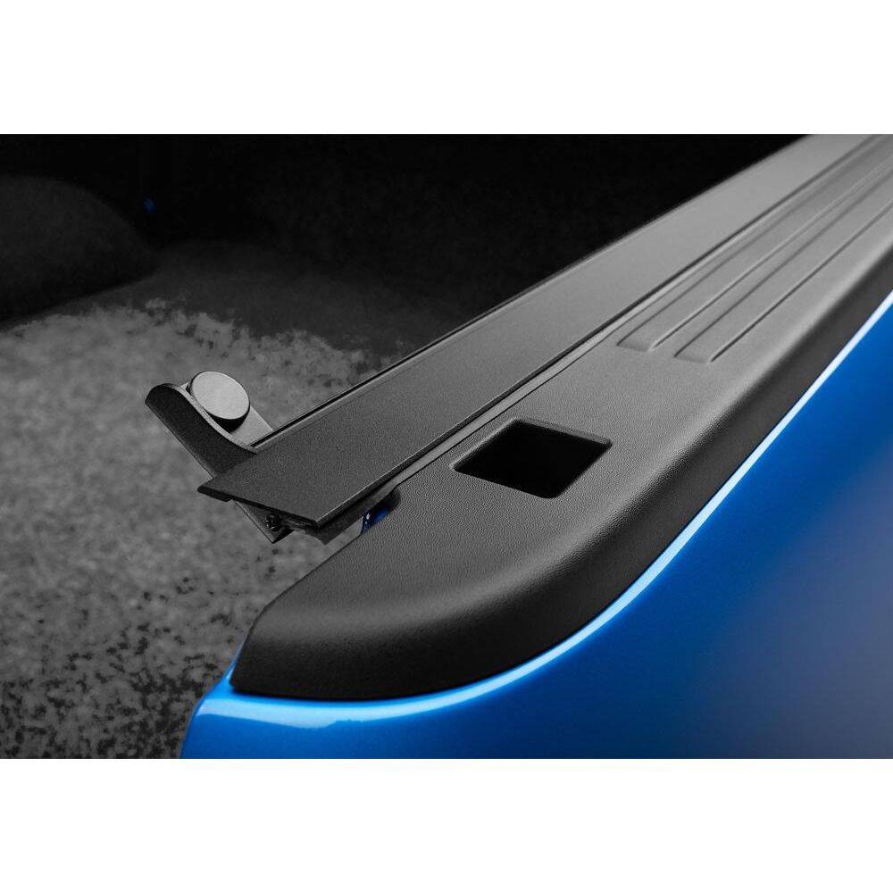 BAK Revolver X4s Hard Rolling Tonneau Cover product image 3