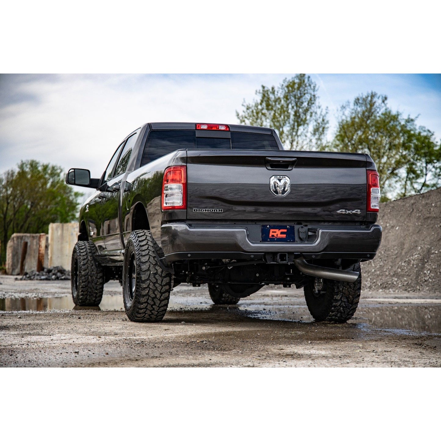 ROUGH COUNTRY 2.5 Inch Leveling Kit | RR Leaf | M1 | Ram 2500 (14-26)/3500 (13-26)  | 37740