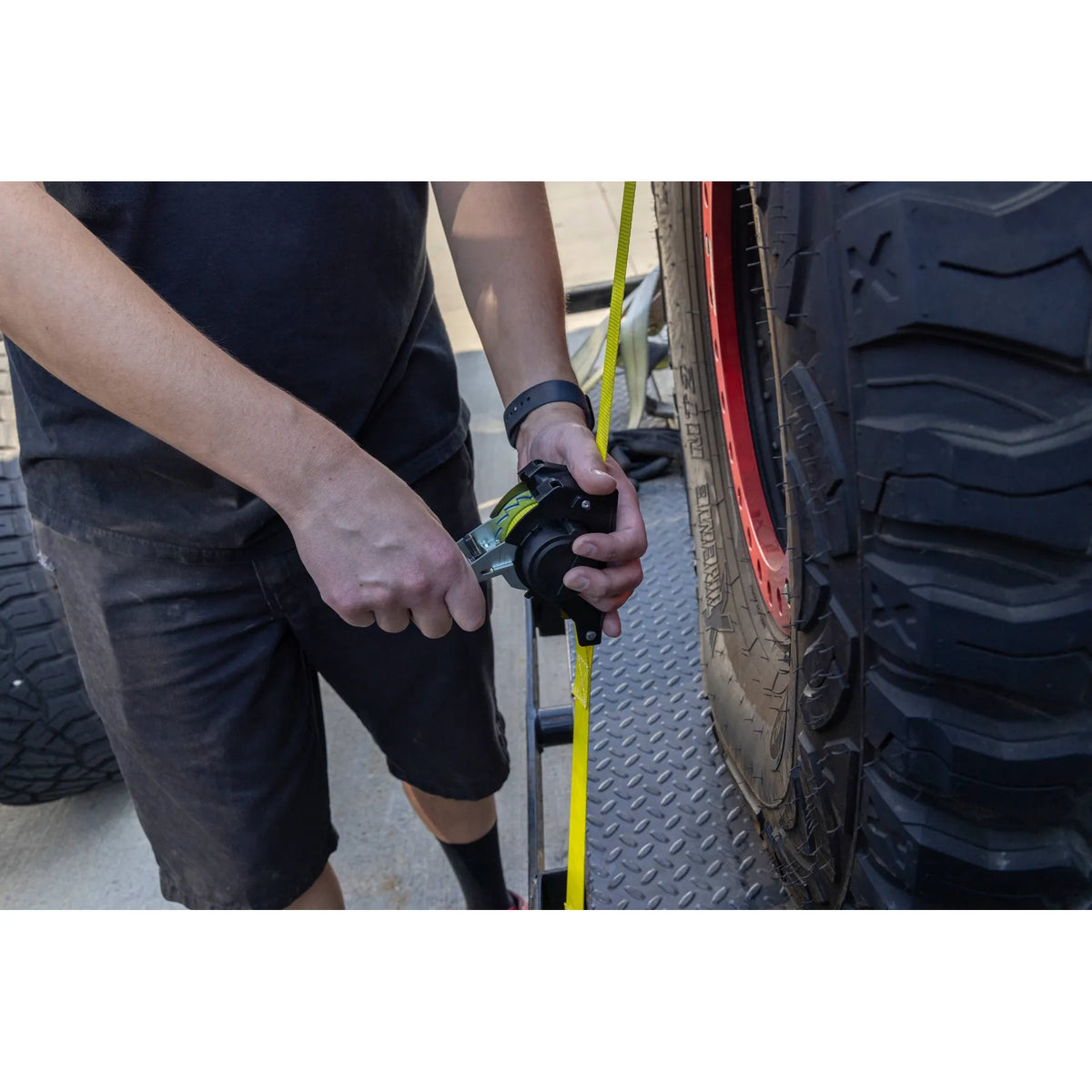 1″ x 10′ Retractable Ratchet Straps (Pair) view 4