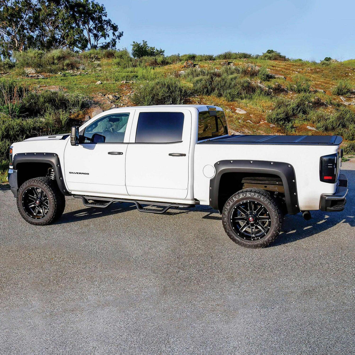 Westin Outlaw Drop Nerf Steps 2014-2018 Chevy/GMC Silverado/Sierra 1500 Crew Cab (Rocker Mount)