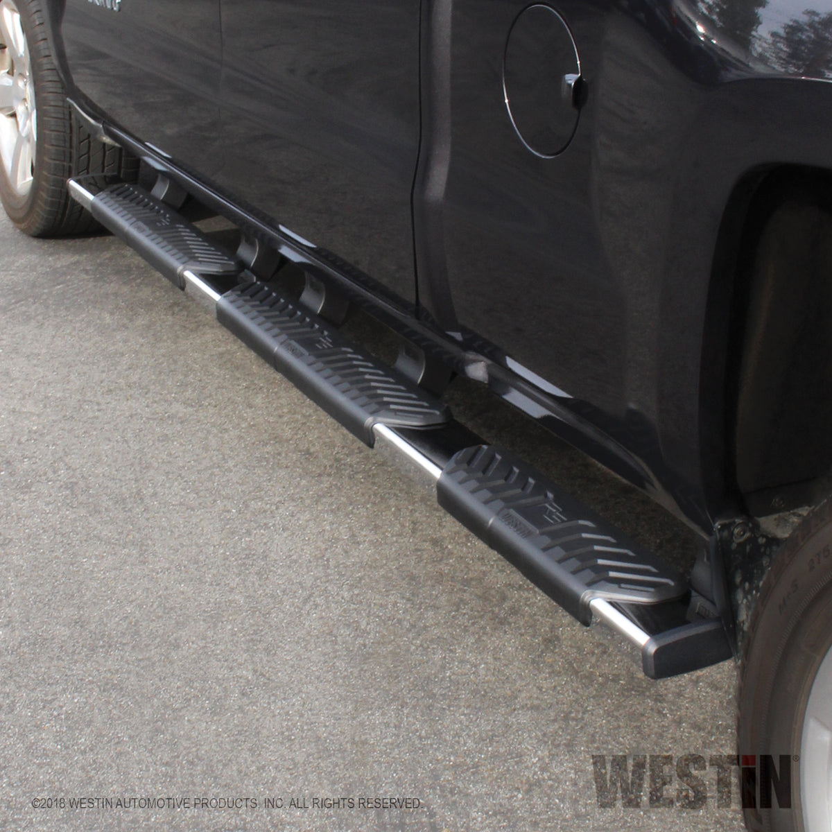 Westin R5 M-Series Wheel-to-Wheel Nerf Steps 2007-2018 Chevy/GMC Silverado/Sierra 1500 Crew Cab