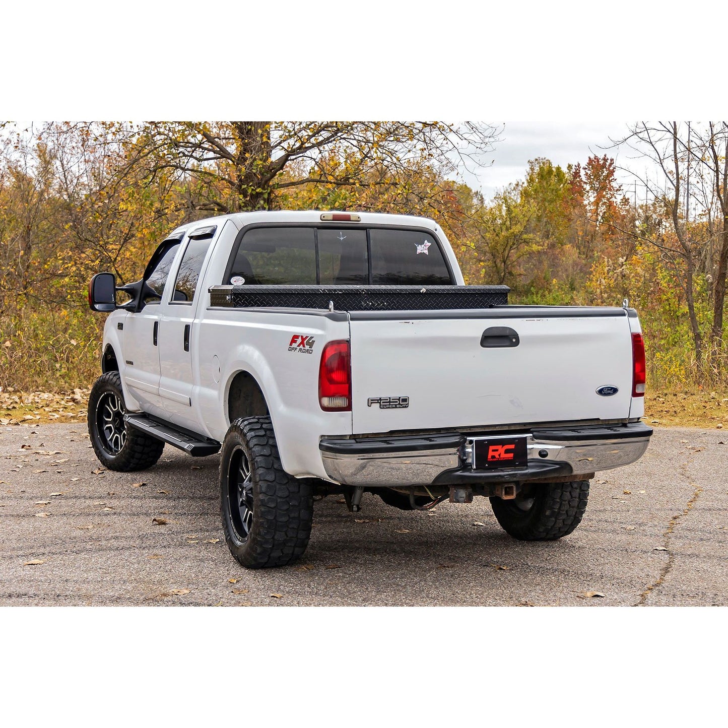 ROUGH COUNTRY HD2 Aluminum Running Boards | Super Crew Cab | Ford F-250/F-350 Super Duty (99-16) | SRB991691A