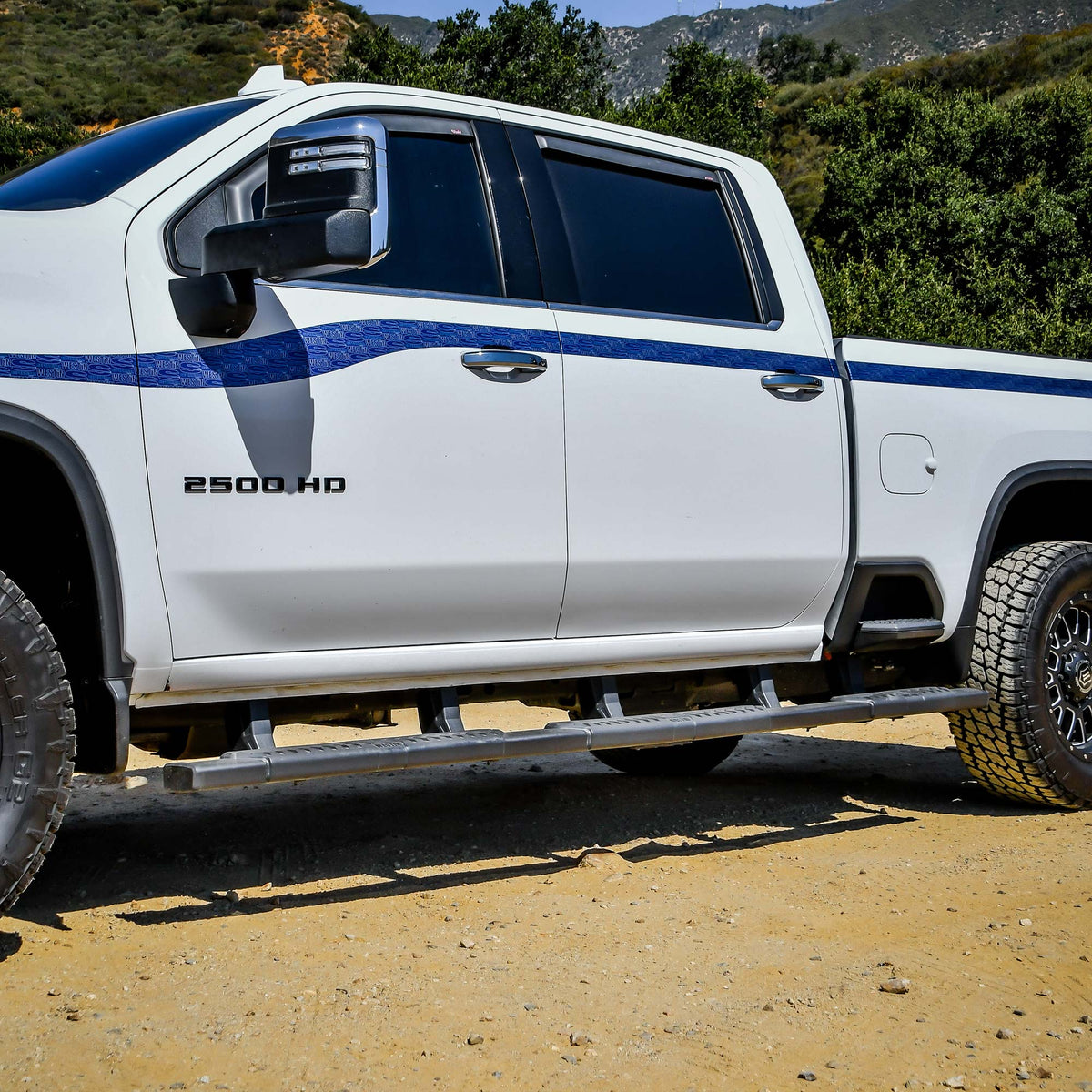 Westin R5 M-Series XD Wheel to Wheel Nerf Steps Chevy/GMC Silverado/Sierra 2500/3500 Crew Cab