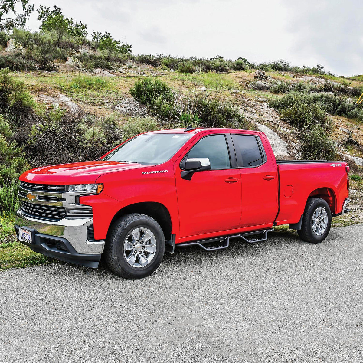 Westin Outlaw Drop Nerf Steps 2014-2018 Chevy/GMC Silverado/Sierra 1500 Double Cab (Rocker Mount)