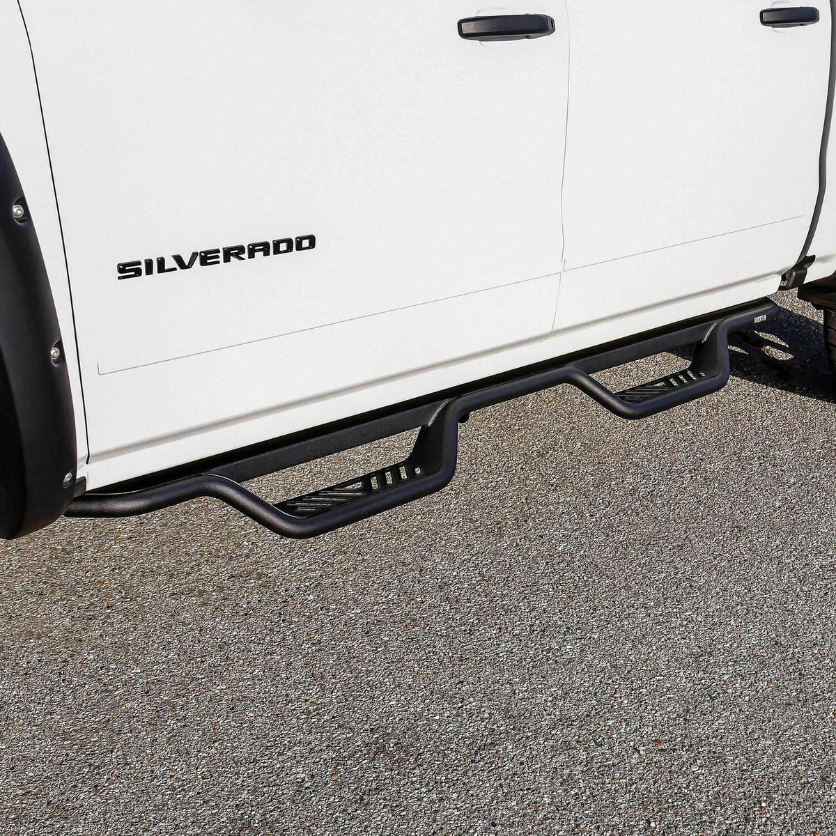 Westin Outlaw Drop Nerf Steps 2014-2018 Chevy/GMC Silverado/Sierra 1500 Crew Cab (Rocker Mount)